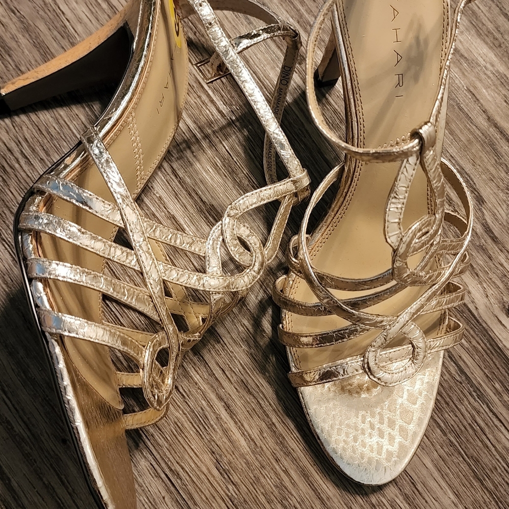 Tahari sandals size 9 gold color